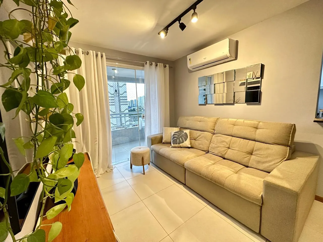 LEONY- SALA TROCAR A DA SALA